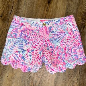 Lilly Pulitzer 5" Buttercup Scallop Hem Short